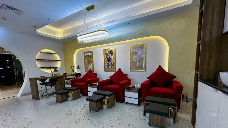 Salon painting Dubai